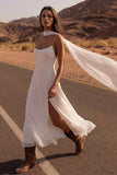 Vestido de novia de línea A con tirantes finos de marfil y abertura