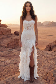 Vestido de novia bohemio largo bohemio sin tirantes y con volantes de marfil floral