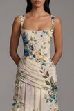 Vestido floral fruncido de marfil con cuello cuadrado Línea A
