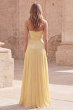 Vestido largo largo de graduación plisado y plisado sin tirantes amarillo floral A Line