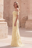 Vestido largo de graduación amarillo sirena al hombro descubierto con bordados florales