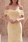 Vestido largo de graduación amarillo sirena al hombro descubierto con bordados florales