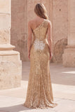 Vestido largo largo de graduación de sirena dorado brillante de un hombro fruncido con abertura