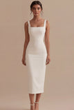 Vestido de compromiso midi blanco de cuello cuadrado y funda de satén