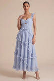 Vestido de invitado midi azul claro con volantes y recorte en línea A