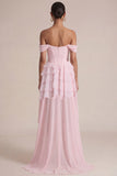 Vestido de invitado rosa con volantes de corsé rosa con volantes al descubierto