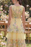 Vestido largo largo de tul en línea A con escote en V bordado en pisos y línea A amarillo