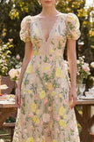 Vestido midi floral bordado en línea A de tul champán con escote en V y mangas abombadas