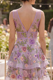 Mini vestido cóctel de tul bordado en tul Lila A con escote en V
