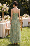 Vestido Maxi de tirantes finos verde polvoriento con franzas florales A Line
