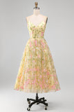 Corsé amarillo claro Bordado floral línea A Vestido de invitado Midi