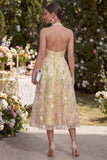 Vestidos midi florales midi con aplíquitas de línea A amarillo claro con capestro