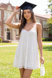 Mini vestido de graduación de mini graduación de lentejuelas blancas con tirantes finos en línea A brillante