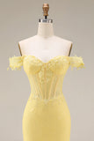 Corsé Sirena con encaje del hombro, vestido largo largo amarillo de baile