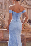 Vestido largo de graduación azul sirena con corsé perlado y perlas adornados