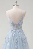 Vestido largo de graduación largo de fin, corsé transparente con contas y tirantes en línea A azul fina