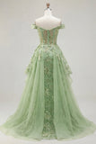 Vestido largo de graduación verde con líneas A con líneas en A y esco, con volantes