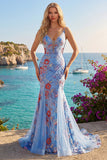 Vestido de graduación largo de tirantes florales de sirena azul con tirantes finos y escote largo
