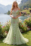 Vestido de baile de tul bordado con sirena verde de hombros descubiertos