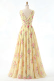 Vestido de graduación floral amarillo de línea en V con abertura