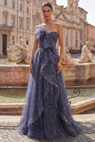 Vestido largo de graduación azul polvoriento azul sin tirantes con lazos y volantes en cascada
