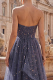Vestido largo de graduación azul polvoriento azul sin tirantes con lazos y volantes en cascada