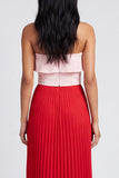 Vestido largo plisado rosa y rojo con líneas A descubiertos y volantes