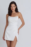 Mini vestido blanco fruncido y bodycon tirantes y abertura