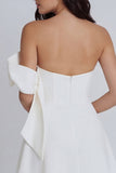 Vestido mini tirantes en línea A de marfil con lazo