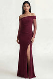 Vestido formal de sirena burdeos con hombros descubiertos