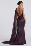 Vestido formal sin negro de sirena Cabernet de un hombro con serpentina lateral
