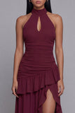 Vestido formal con volantes y corte burdeos con corte