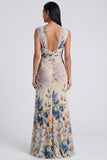 Vestido largo floral de funda marfil fruncido con abertura