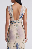 Vestido largo floral de funda marfil fruncido con abertura