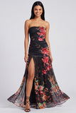 Vestido floral fruncido sin tirantes de marfil con abertura