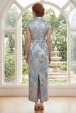Vestido largo de madre de la novia azul jacquard con cuello alto y abertura