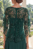 Tul verde oscuro con cuentas y vestido largo de madre de la novia con capa