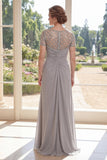 Vestido de madre de la novia largo de vaina de gasa gris con cuentas