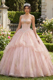 Vestido de baile sin tirantes con cuentas y volantes rosa de quinceañera