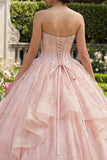Vestido de baile sin tirantes con cuentas y volantes rosa de quinceañera
