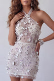 Vestido de cóctel corto ajustado con capucheras florales plateadas con cuentas abiertas