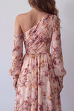 Vestido floral rosa de manga larga de una línea A con un hombro y abertura