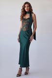 Vestido formal de sirena verde oscuro con tirantes finos y bufanda en el cuello