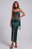 Vestido formal sin tirantes de funda verde oscuro con tirantes
