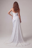 Vestido formal largo de corte azul claro sin tirantes con flores fruncidas, largo y fajilla
