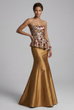 Vestido largo largo de madre de la novia dorado y brillante sin tirantes con lentejuelas