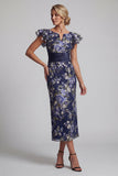 Vestido de madre de novia floral azul marino con funda con volantes