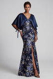 Vestido largo de sirena floral azul marino con capa