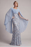 Vestido largo de sirena azul cielo con cuentas y capa