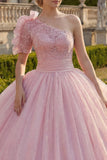 Vestido de baile de un hombro rosa fruncido con purpurina aplicada y vestido de quinceañera